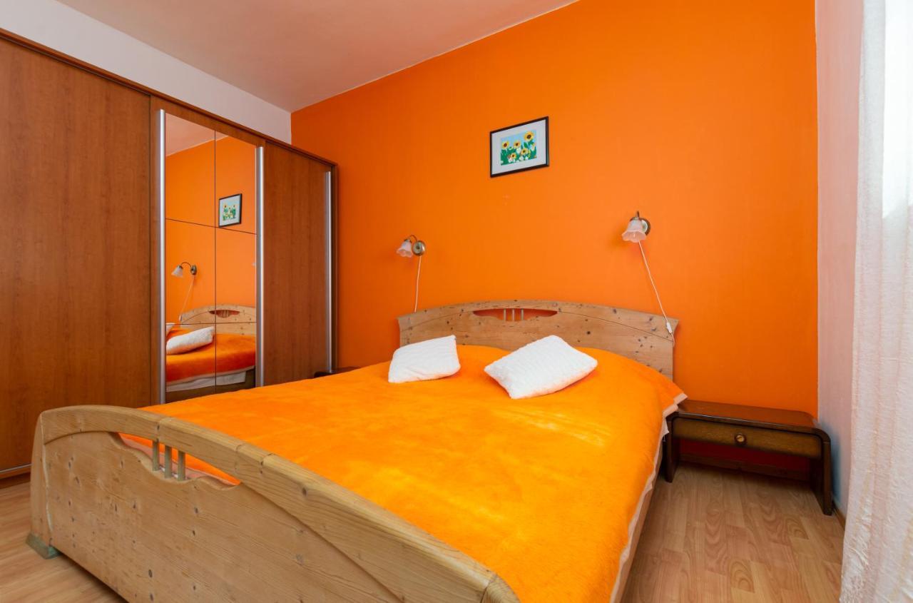 Apartment Adriana On Peaceful Location With Pool Pula Exterior foto