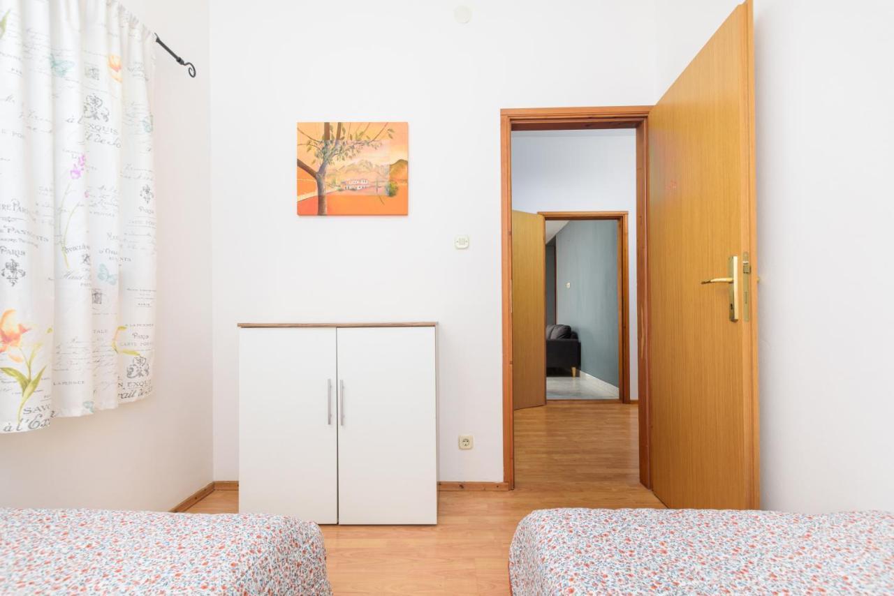 Apartment Adriana On Peaceful Location With Pool Pula Exterior foto